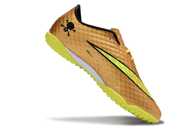Nike Hypervenom Sapatos de futebol Turf com upper texturizado em amarelo dourado metálico e acentos neon 2