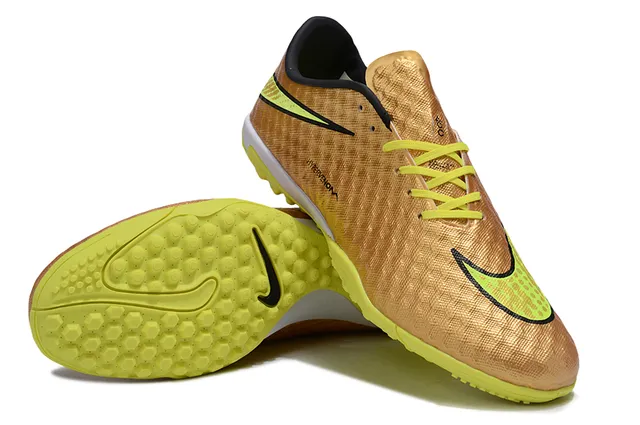 Nike Hypervenom Sapatos de futebol Turf com upper texturizado em amarelo dourado metálico e acentos neon 5