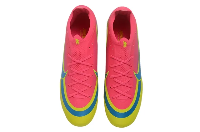 Nike Mercurial Sapatos de futebol rosa e amarelo, upper baixo em malha, sola translúcida neon, para solo firme 2