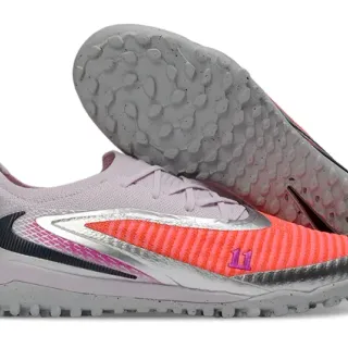 Nike 橙粉针织鞋面反光银 Swoosh 草地足球鞋