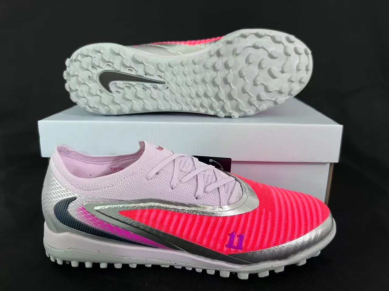 Nike برتقالي وردي محبوك علوي عاكس فضي Swoosh عشب صناعي كرة القدم أحذية 14