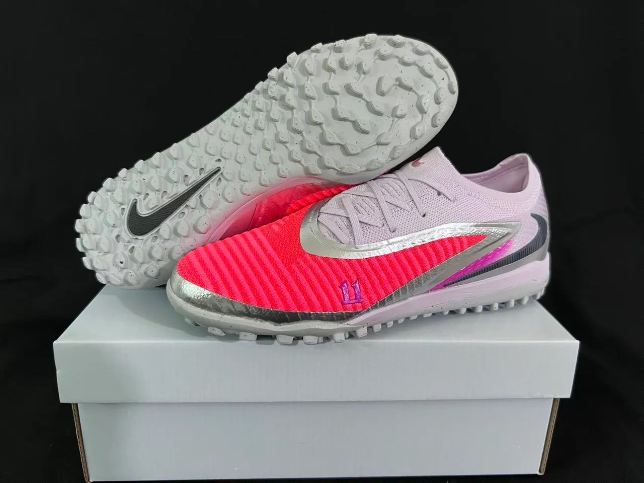 Nike برتقالي وردي محبوك علوي عاكس فضي Swoosh عشب صناعي كرة القدم أحذية 15