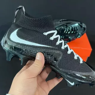 Nike Phantom GT Noir Blanc Chaussures de football terrain ferme