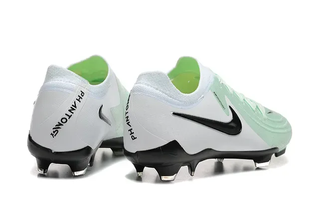 Nike Phantom GT Tênis de Futebol Branco e Verde Upper de Malha Lacê Asimétrico Campo Firme 2