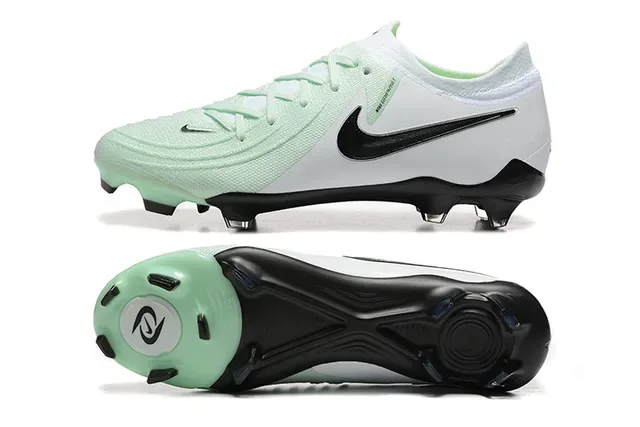 Nike Phantom GT Tênis de Futebol Branco e Verde Upper de Malha Lacê Asimétrico Campo Firme 9