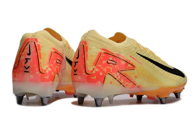 Nike Phantom GT Zapatos de fútbol con superior de malla amarillo naranja, superposición gráfica pixelada y superficie firme 5
