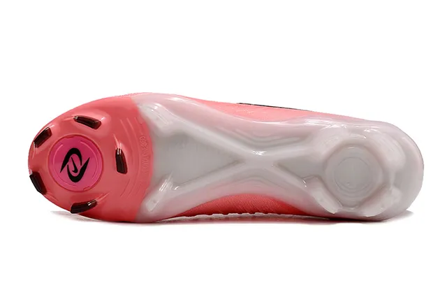 Nike Sapatos de futebol com upper de malha rosa e preto, gola do tipo meia, para gramado firme 7