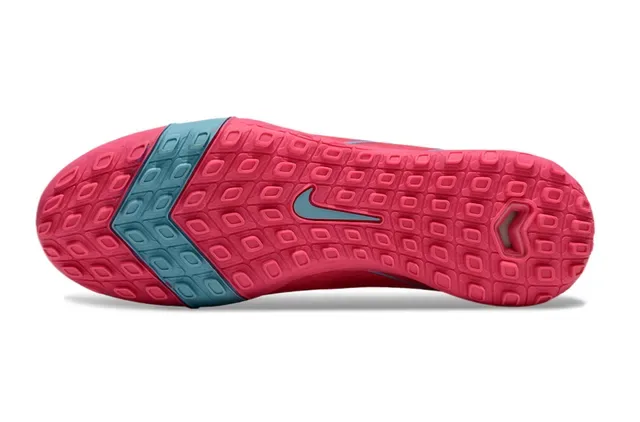Nike Chuteira de Futebol Turf com Upper em Tricô e Língua Integrada Rosa e Azul 6