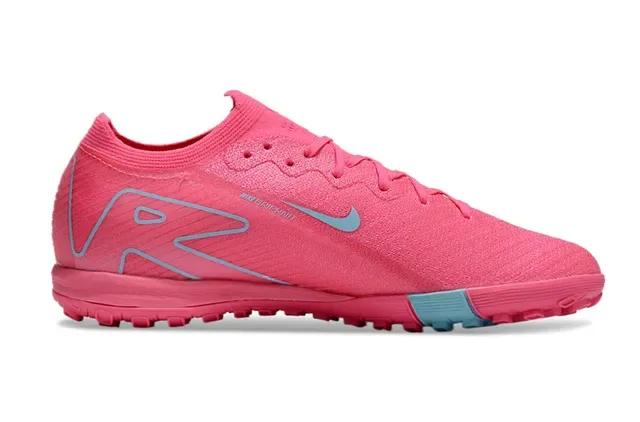 Nike Chuteira de Futebol Turf com Upper em Tricô e Língua Integrada Rosa e Azul 7