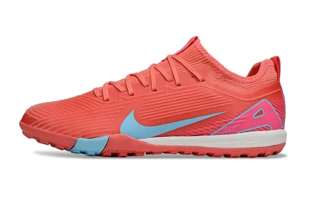 Nike Sapatos de Futebol Turf Upper de Tricô em Vermelho e Rosa Cadarços Assimétricos 8