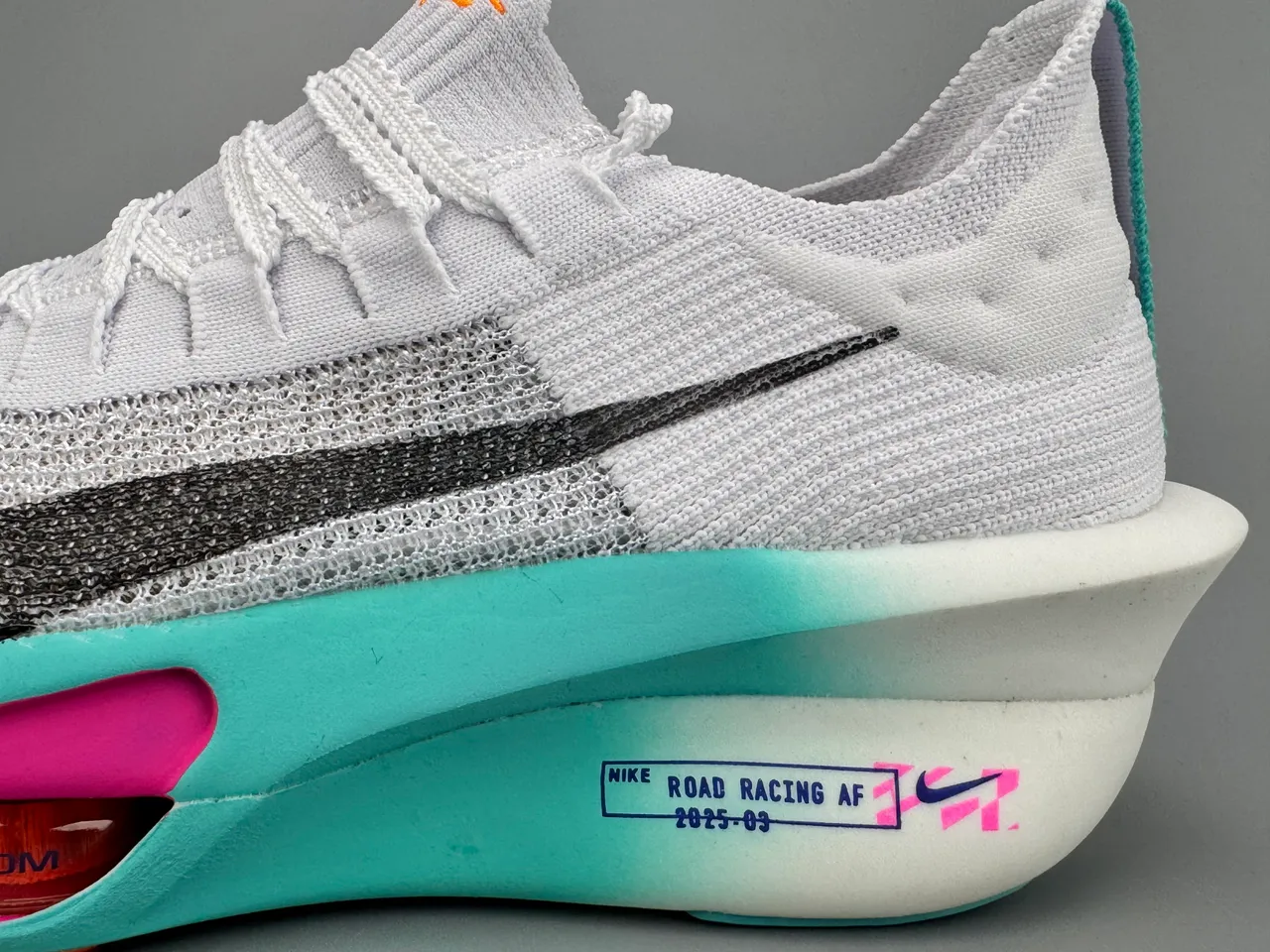 Nike Road Racing AF 2023-03 Blancos turquesa azul rosa Zapatos de correr 3