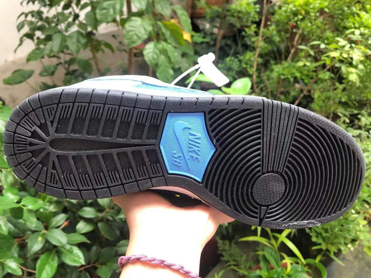 Nike SB Dunk Low নীল এবং বেইজ স্যুড স্কেটবোর্ড জুতা 3