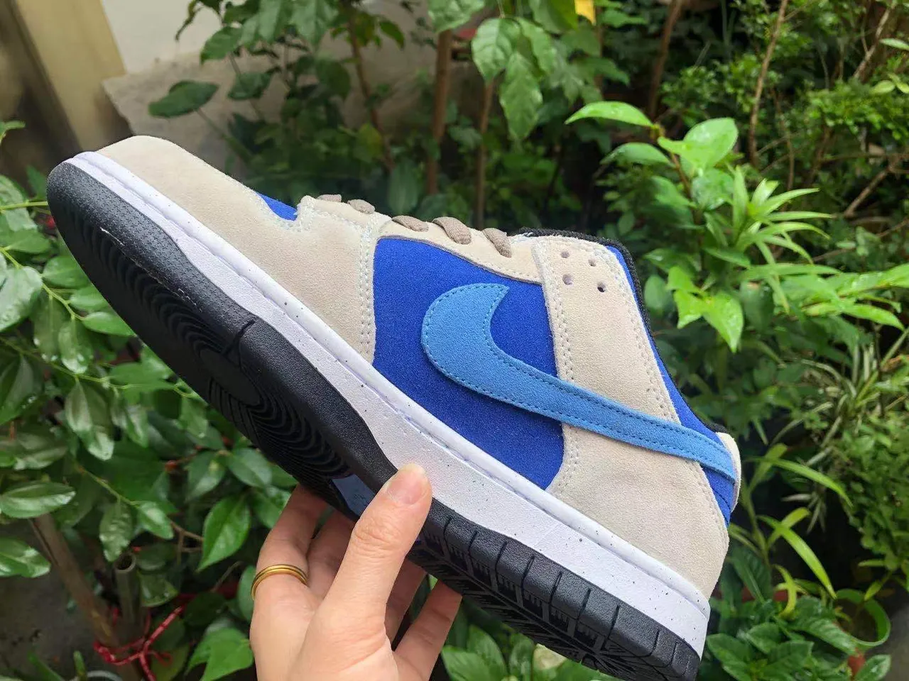 Nike SB Dunk Low নীল এবং বেইজ স্যুড স্কেটবোর্ড জুতা 5