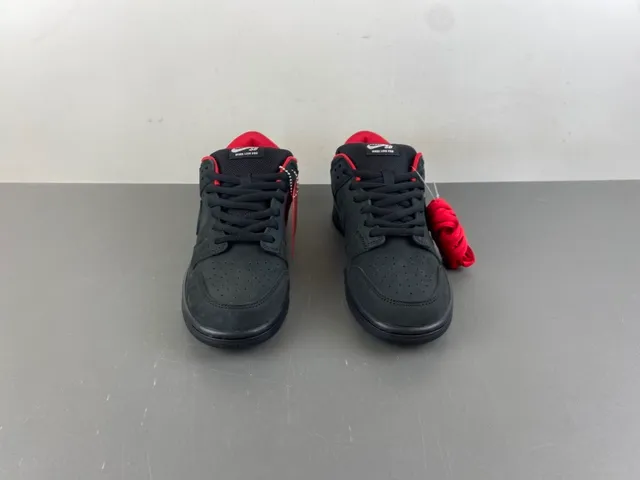 Nike SB Dunk Low Supreme काली लाल स्केटबोर्ड जूते 11