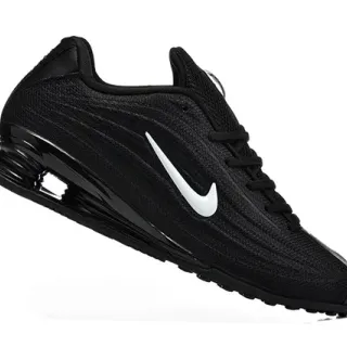 Nike Shox Classic أحذية رياضية سوداء أسلوب حياة