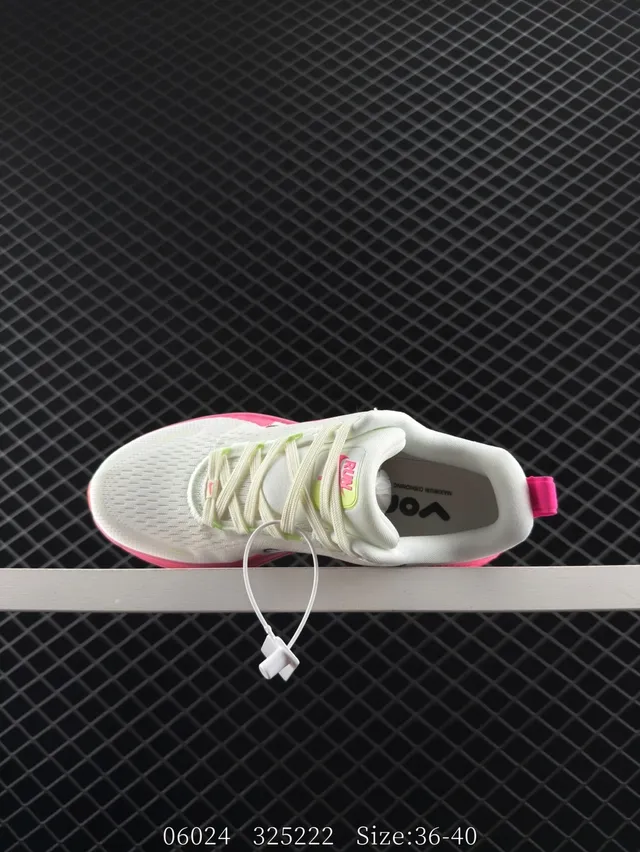 Nike VOMERO 18 White Pink Running Shoes 4