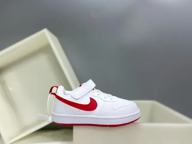 Nike White Black Low-Top Dual-Closure Lifestyle Sneakers 2