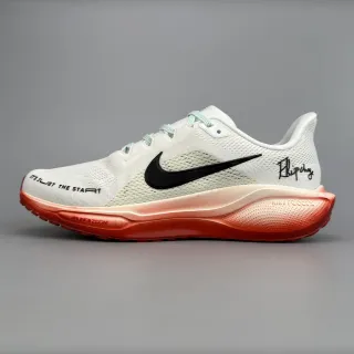 Nike Tênis de Corrida com Upper de Malha Engineered em Branco e Vermelho, Midsole Gradiente Coral