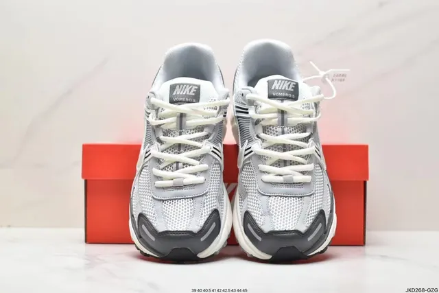 Nike Zoom Vomero 5 White Gray Running Shoes 2
