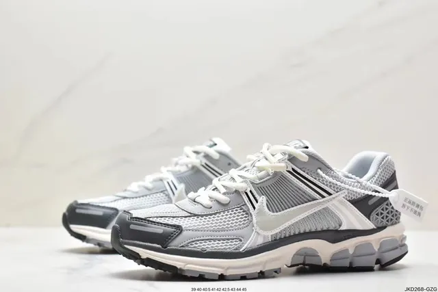 Nike Zoom Vomero 5 White Gray Running Shoes 6