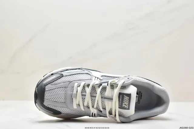 Nike Zoom Vomero 5 White Gray Running Shoes 8