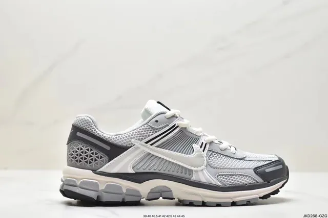 Nike Zoom Vomero 5 White Gray Running Shoes 9