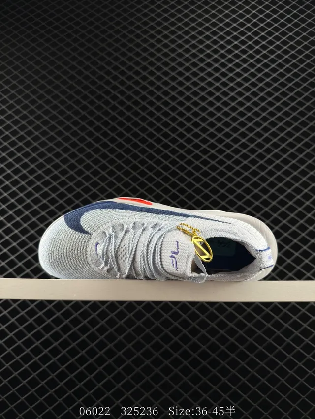 Nike ZoomX Cinza Azul Parte Superior Knit Ingenieril Calcanhar Visível Unidade de Ar Tênis de Corrida 5