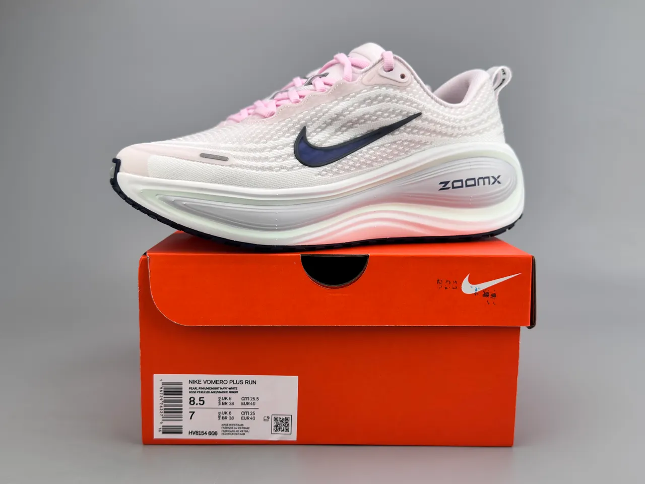 Nike ZoomX Invincible Run Pink Navy Engineered Mesh Upper Wavy Layered Midsole Running Shoes 2