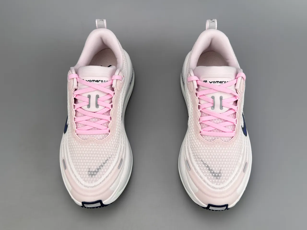 Nike ZoomX Invincible Run Pink Navy Engineered Mesh Upper Wavy Layered Midsole Running Shoes 9