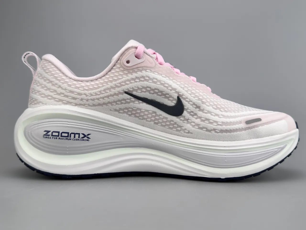 Nike ZoomX Invincible Run Pink Navy Engineered Mesh Upper Wavy Layered Midsole Running Shoes 10