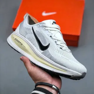 Nike ZoomX Invincible Run أحذية الجري