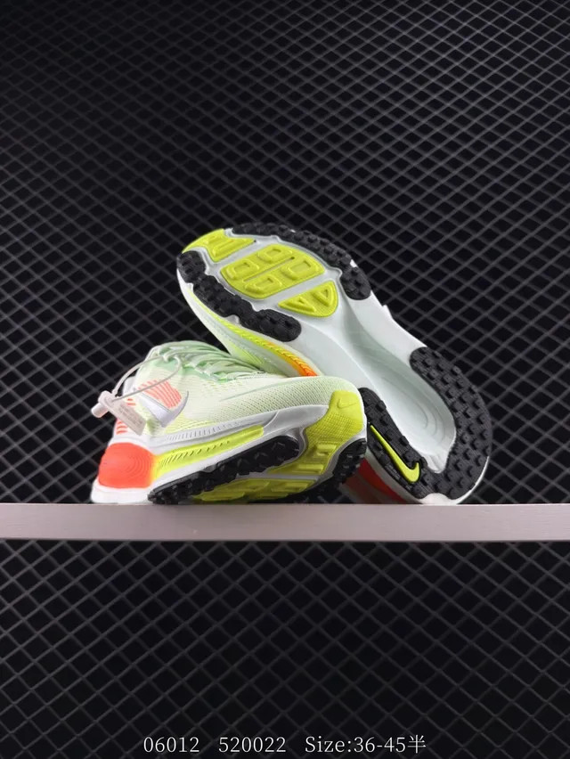 Nike ZoomX Multicolor Mesh Upper Gradient Midsole Running Shoes 3