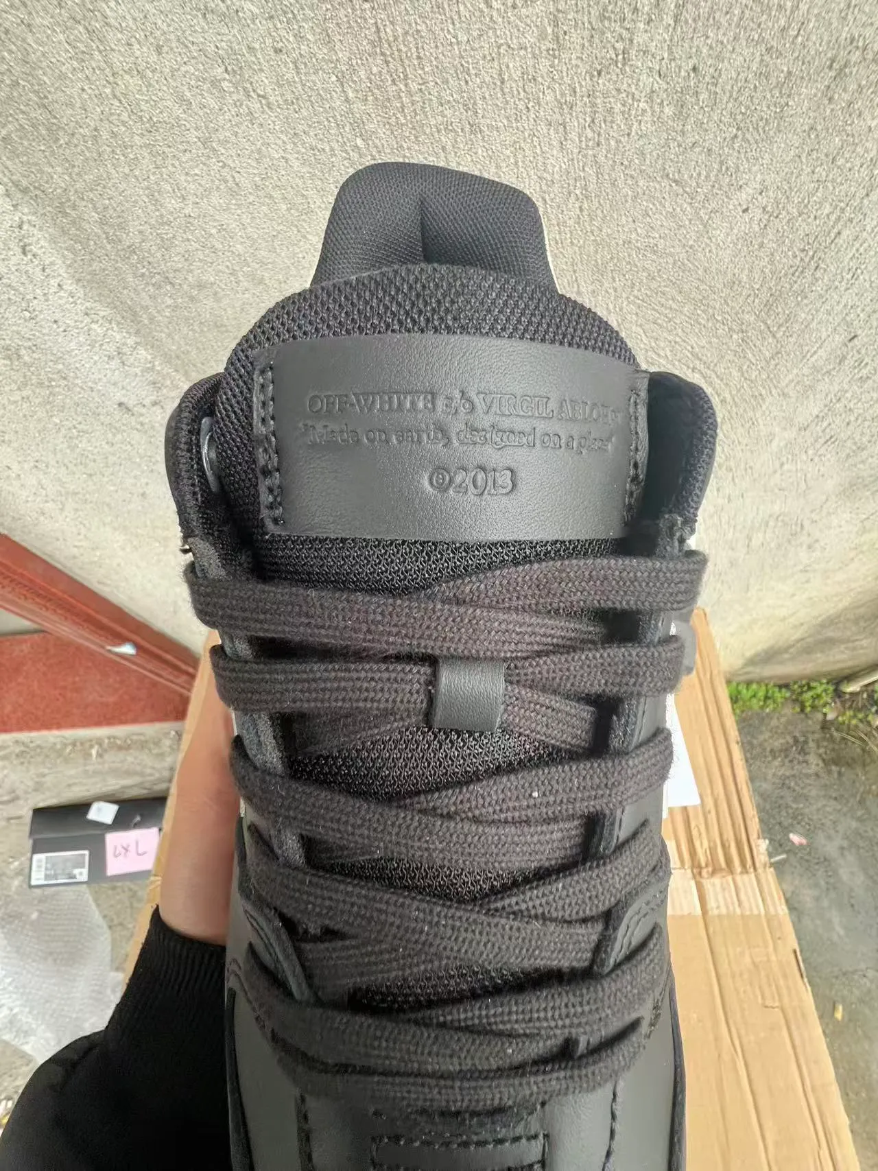 Off-White Arrow Black and White Lifestyle Sneakers 4