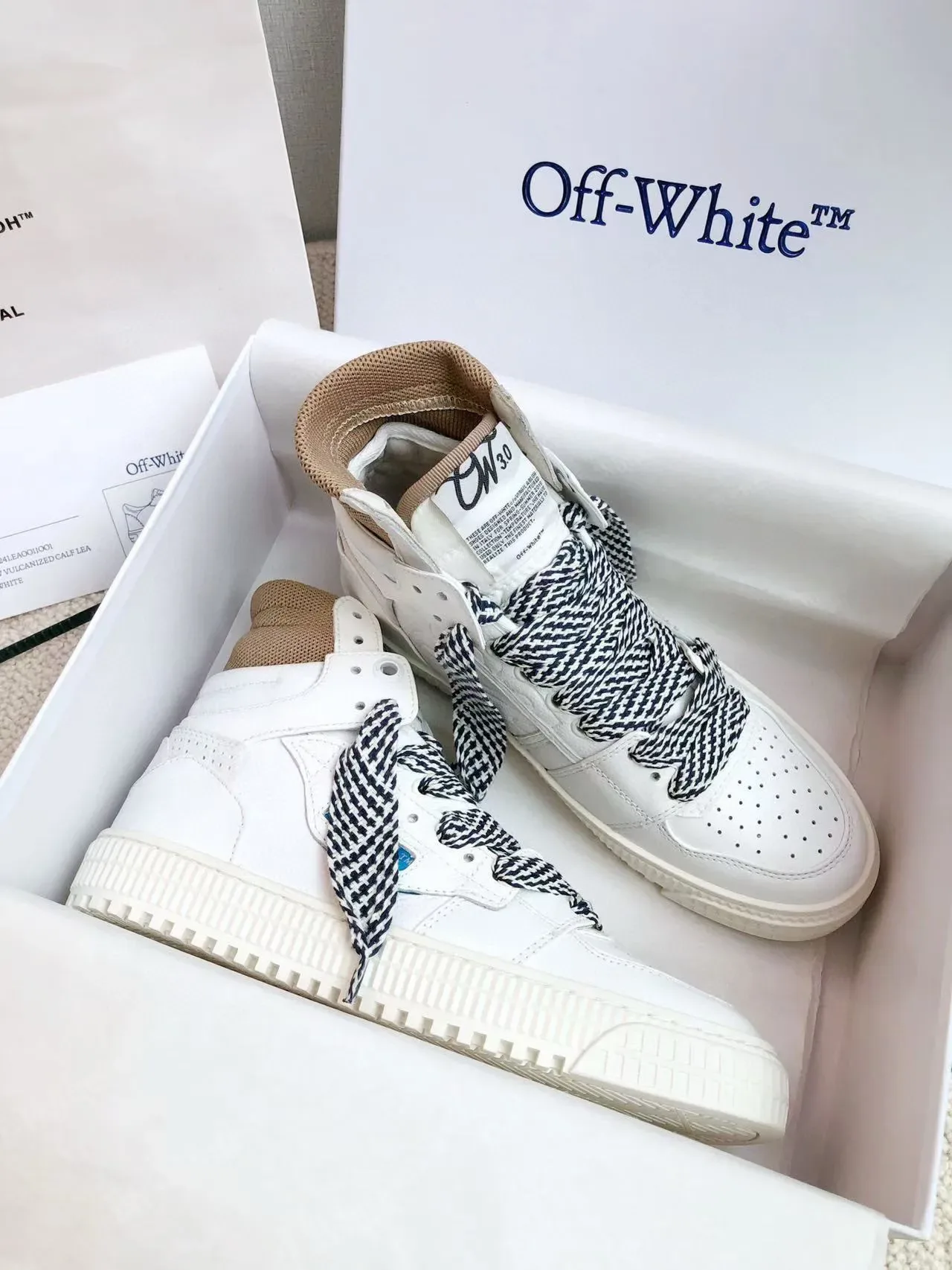Off-White 米色 高帮 镂空 皮革 生活方式 运动鞋 7