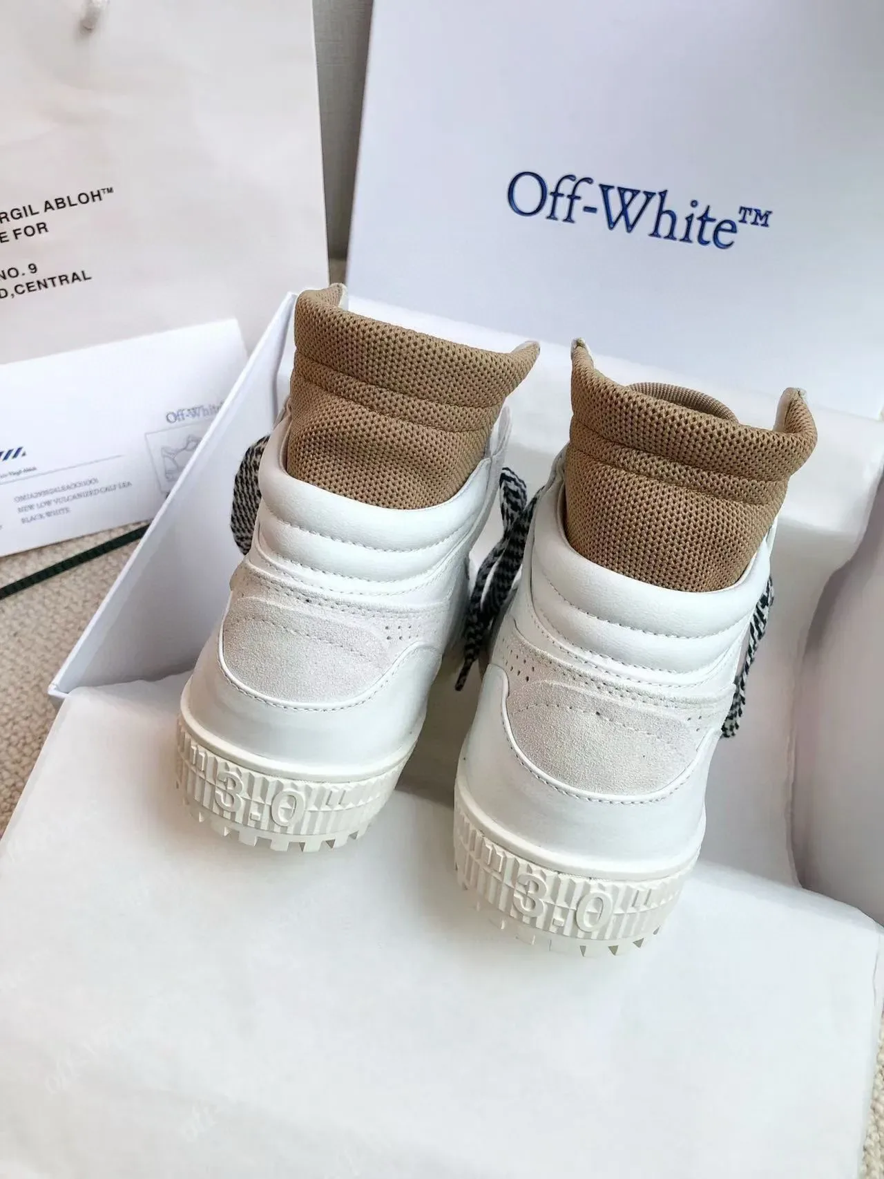 Off-White 米色 高帮 镂空 皮革 生活方式 运动鞋 9