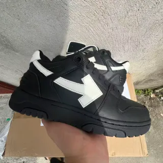 Off-White Black Diagonal Arrow Logo Chunky Sculpted Sole Lifestyle Sneakers