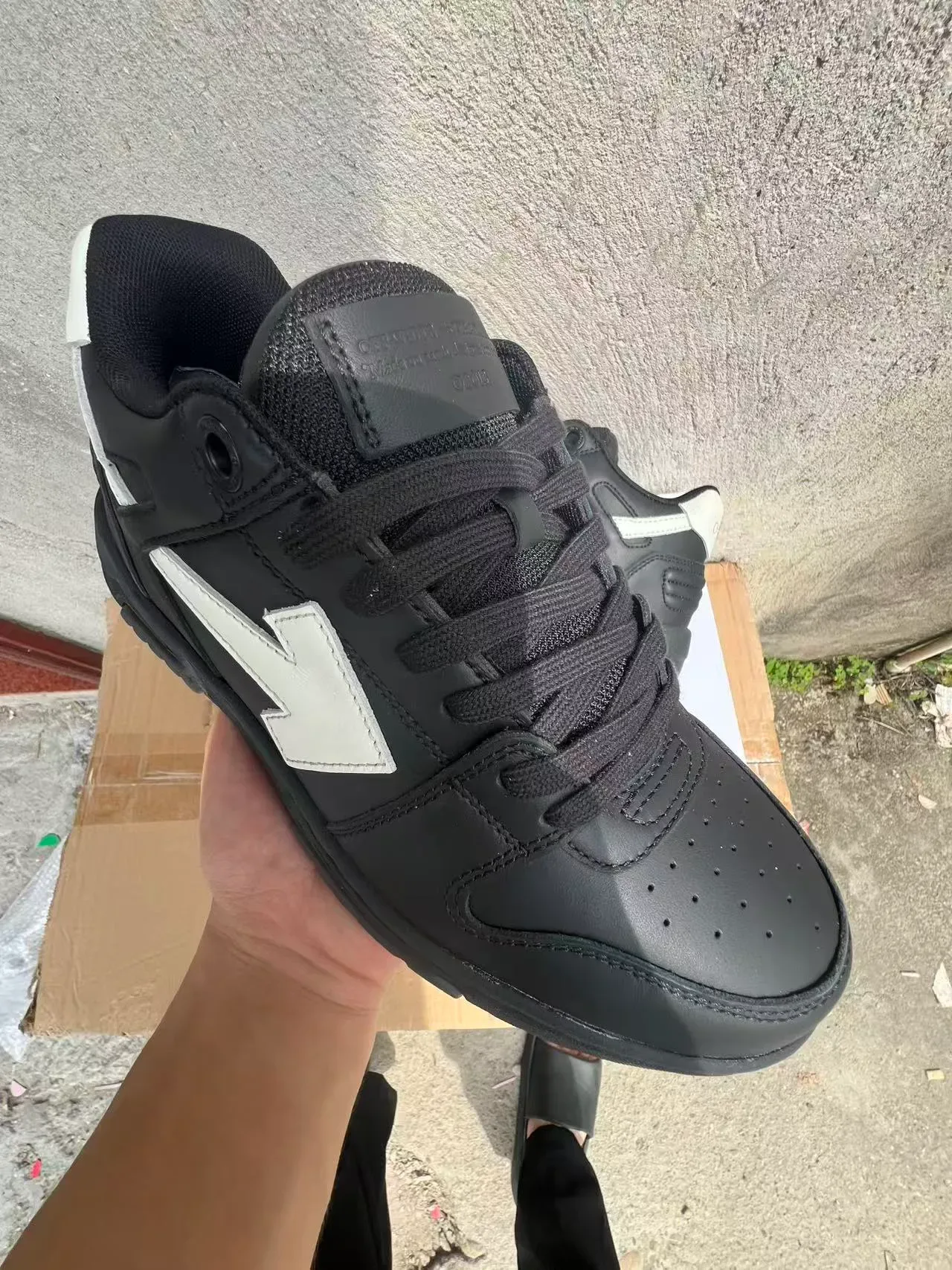 Off-White Black Diagonal Arrow Logo Chunky Sculpted Sole Lifestyle Sneakers 2