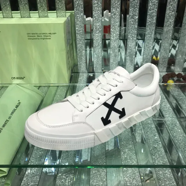 Off-White Black Low-Top Leather Upper Lifestyle Sneakers 5