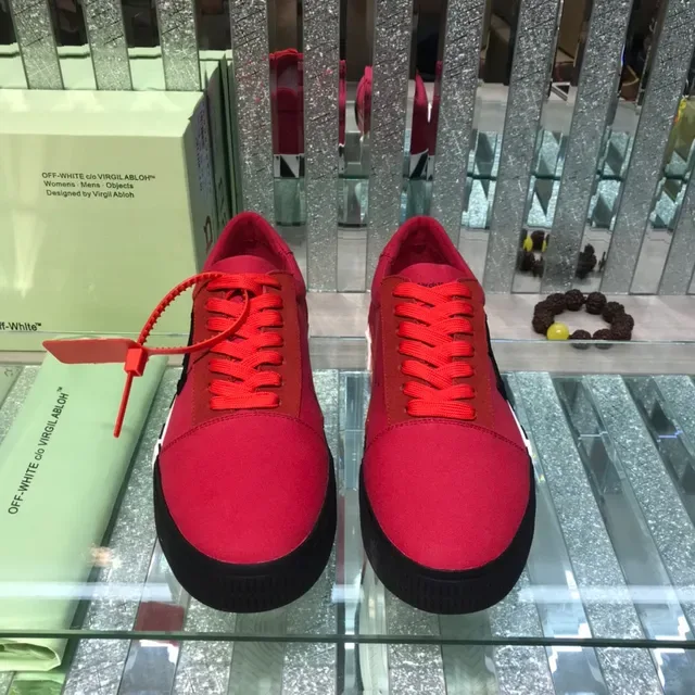 Off-White Diagonal Arrow Lona Roja Sneakers Lifestyle 4