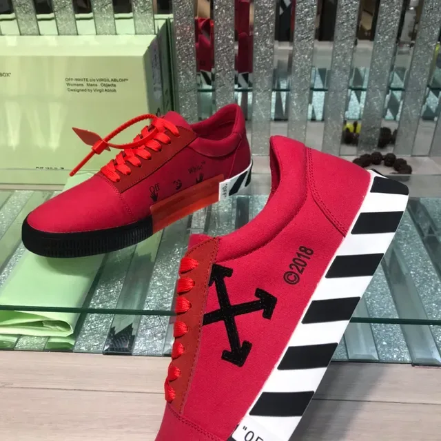 Off-White Diagonal Arrow Lona Roja Sneakers Lifestyle 6
