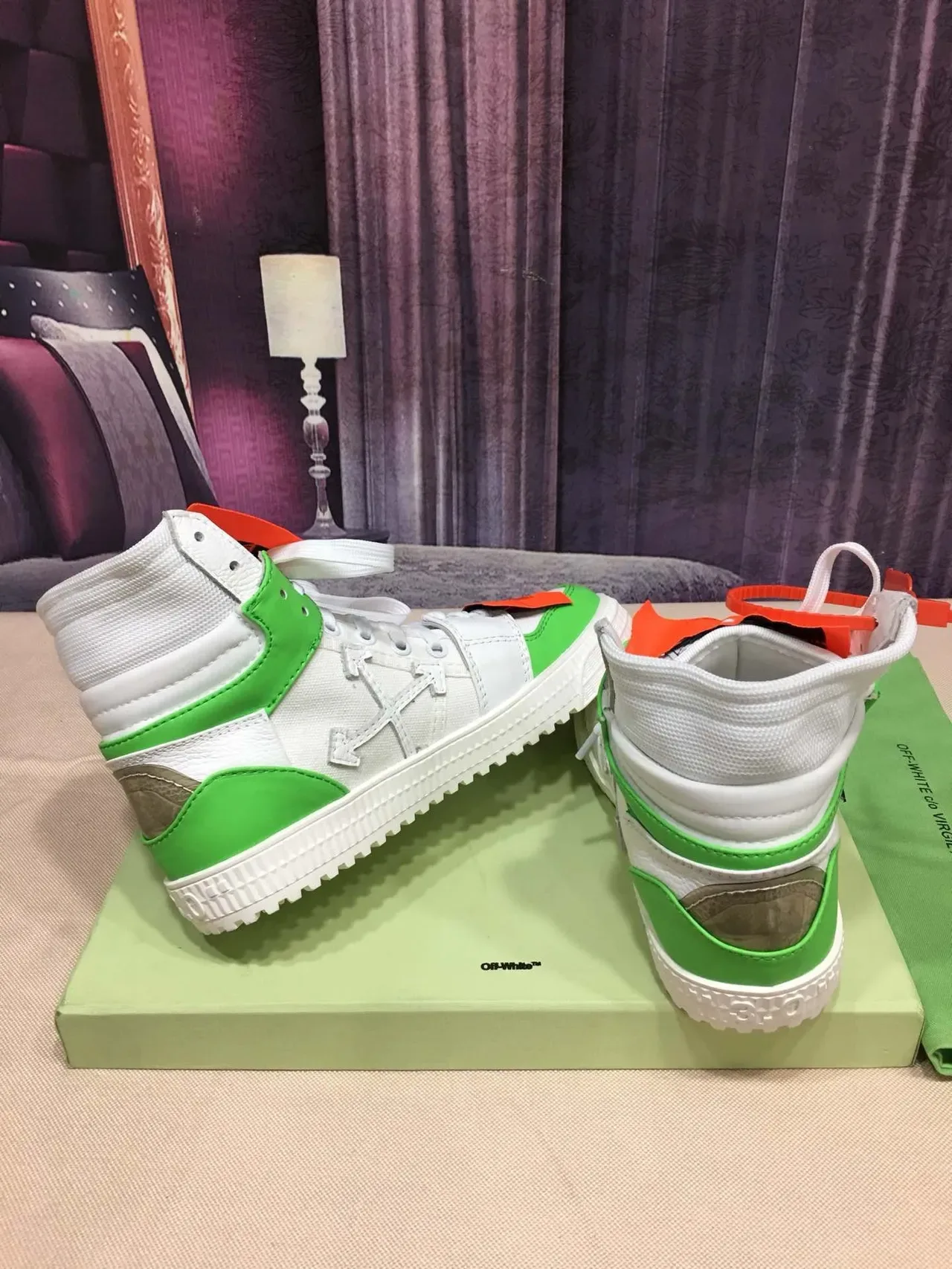 Off-White Verde Zapatillas Lifestyle de Alto con Detalles Industriales 3
