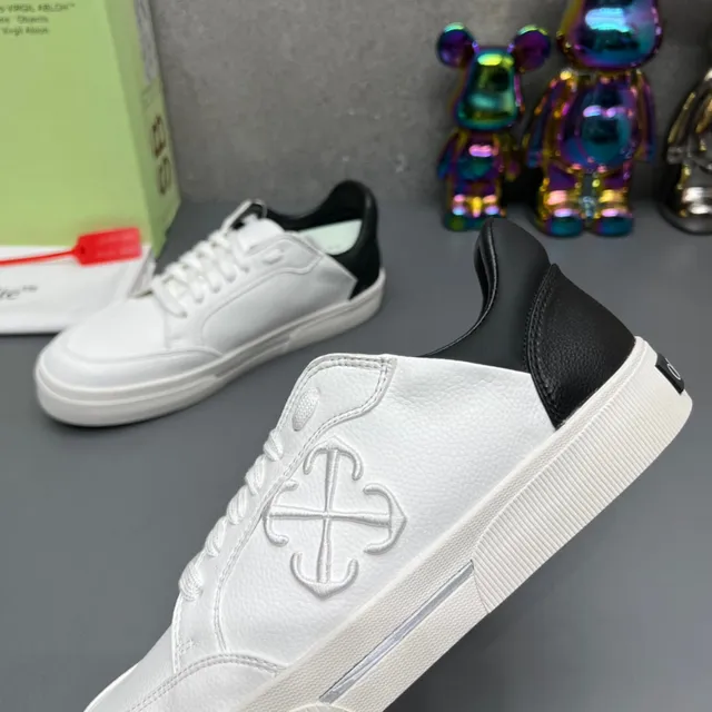 Off-White Industrial Low-Top 白黑休闲鞋 5