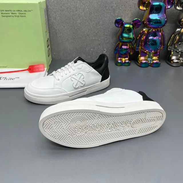 Off-White Industrial Low-Top 白黑休闲鞋 8