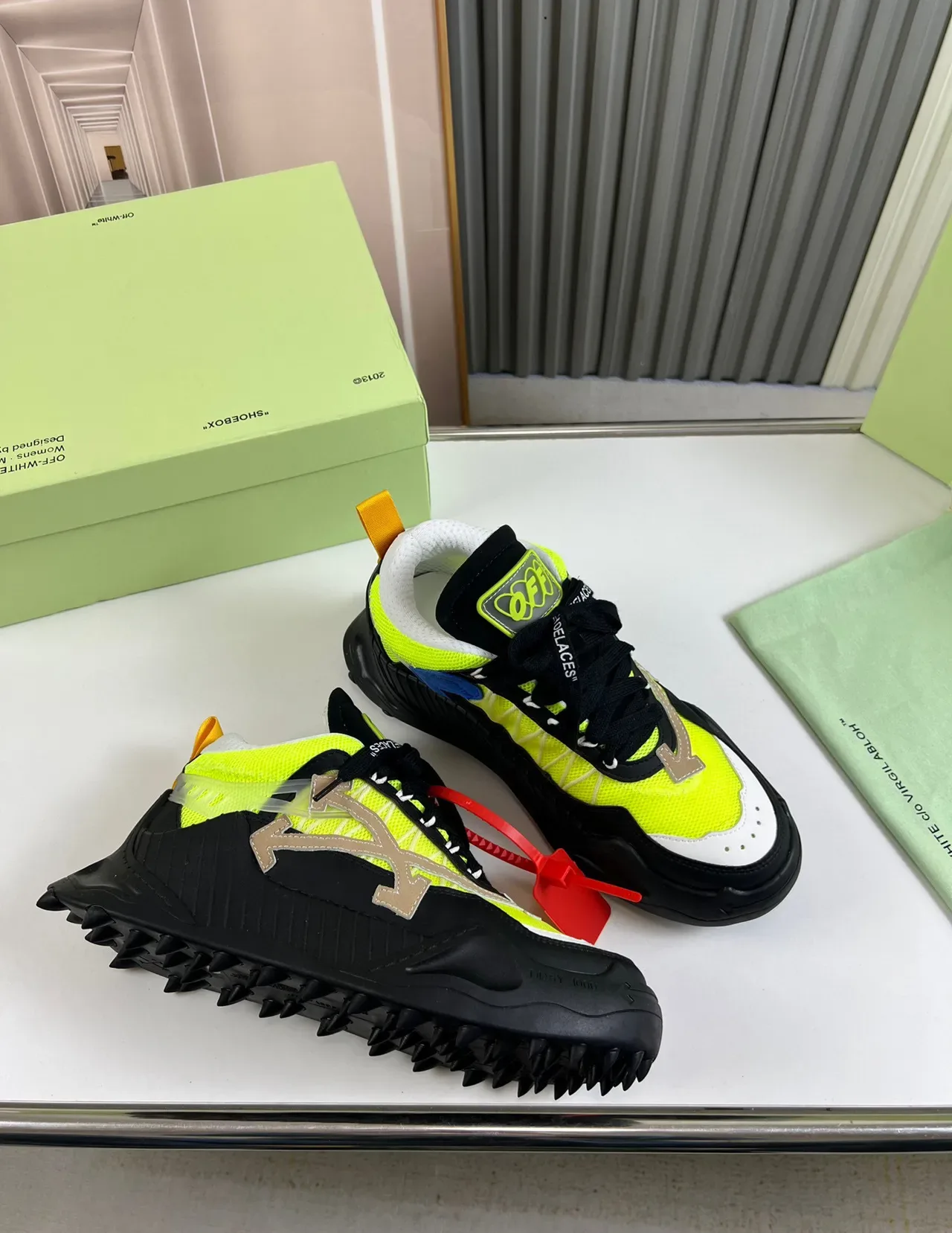 Off-White Industrial Runner Tênis Amarelo Neón Preto Chunky 5