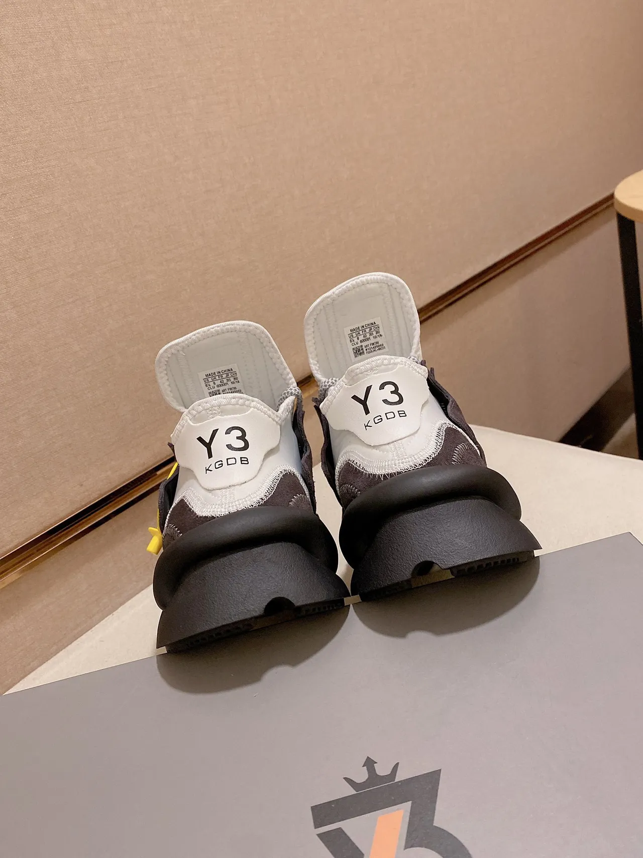 Off-White Runner 棕白黑黄 拉链领 厚底运动鞋 2