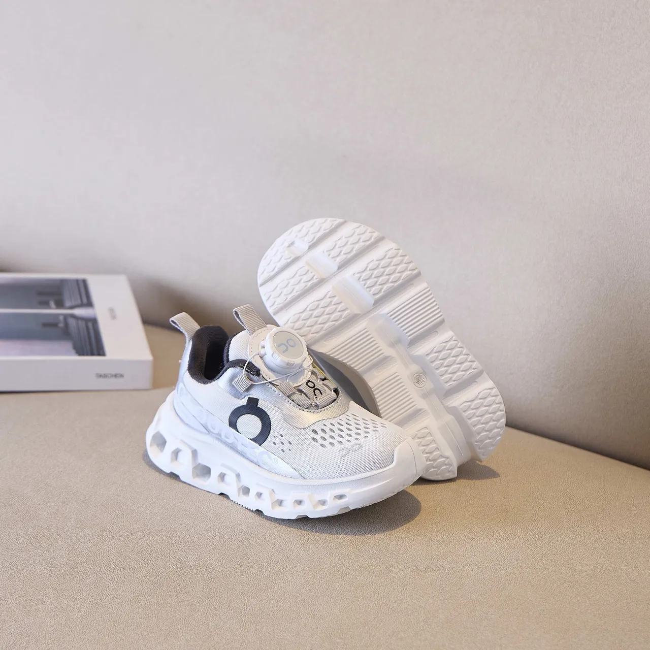 On Cloudmonster Niños Sin Cordones Zapatillas Gruesas 9