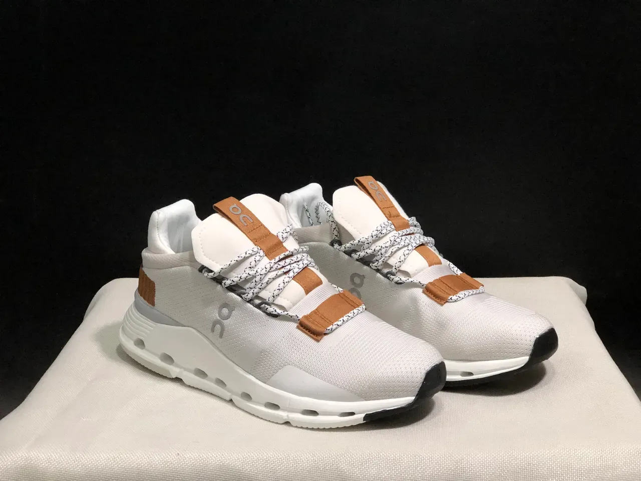 On Cloudmonster White Tan Black 生活方式运动鞋 8