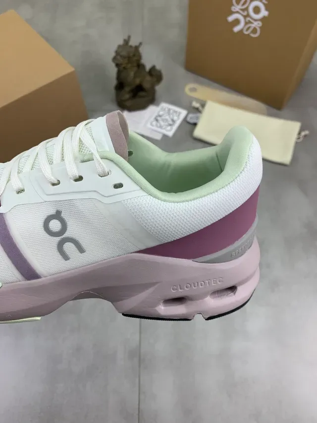 On Cloudnova White Mint Purple zapatillas lifestyle 4