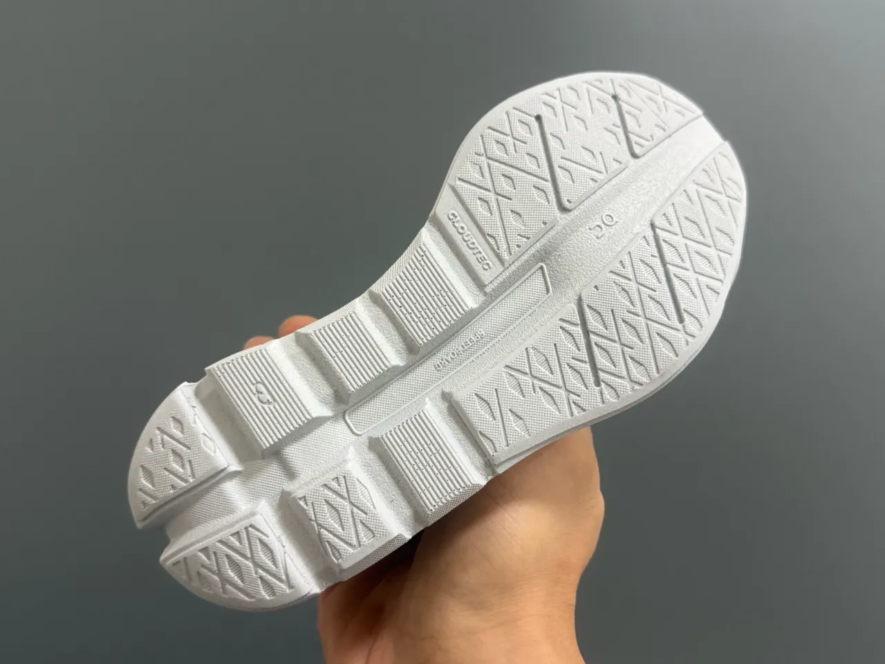 On Gray White Low-Top Breathable Mesh Upper Running Shoes 15