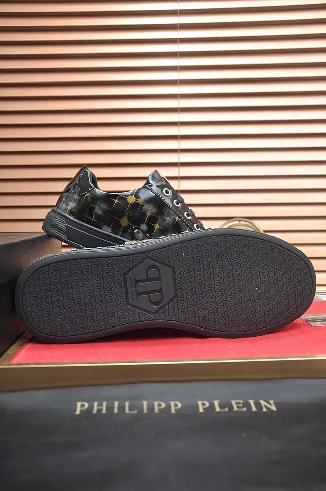 Philipp Plein কালো ও সোনালি তারকা প্রিন্ট লাইফস্টাইল স্নিকার 7